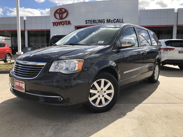 Pre Owned 2011 Chrysler Town Country Touring L Minivan Van In